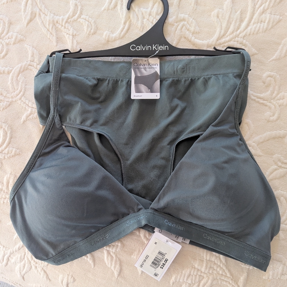Calvin Klein Bra And Bikini Set